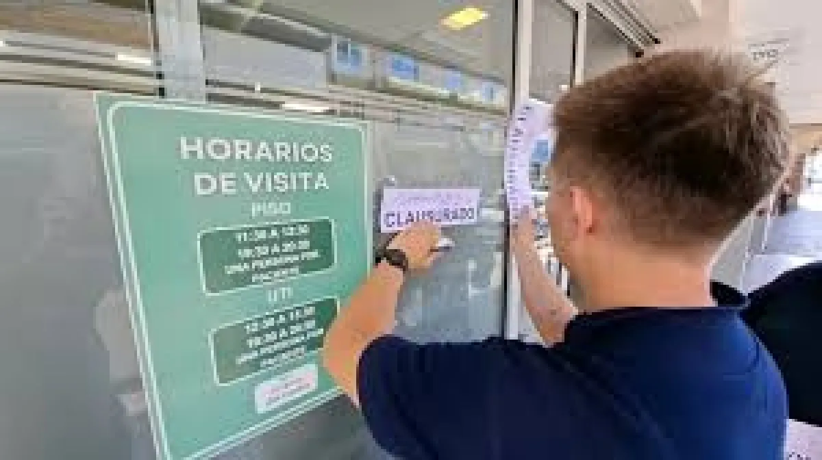 Arrojaron residuos patogénicos en la vía pública y los clausuraron