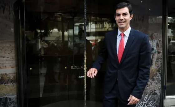 Mirá el look  "Puna chic" de Urtubey en la reunión por la reforma previsional