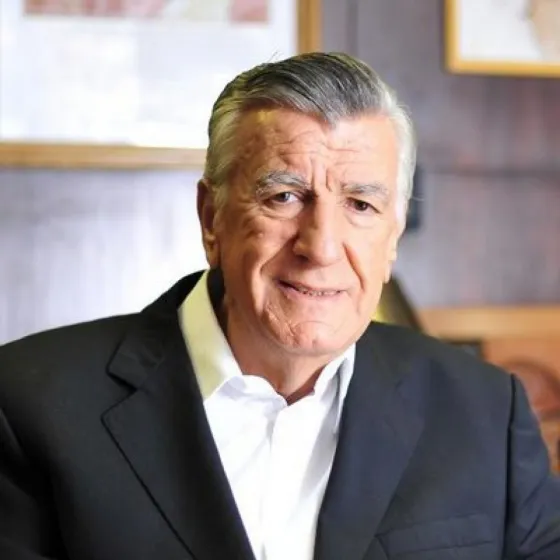 “No podemos seguir sesionando mientras afuera cagan a palos a nuestra gente”