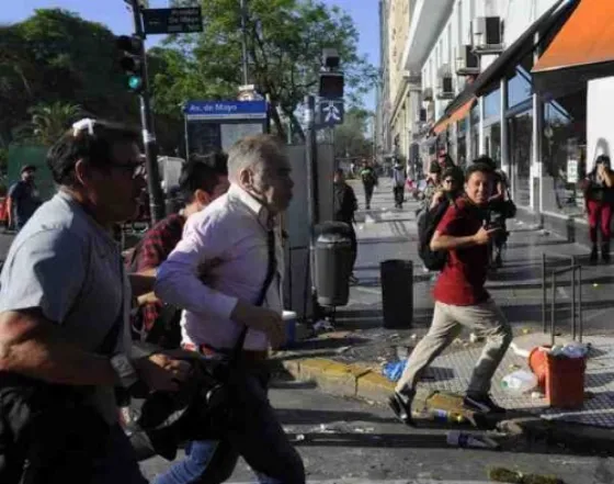 Terrible agresión al periodista Julio Bazán. Video