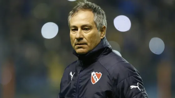 Ariel Holan se va de Independiente