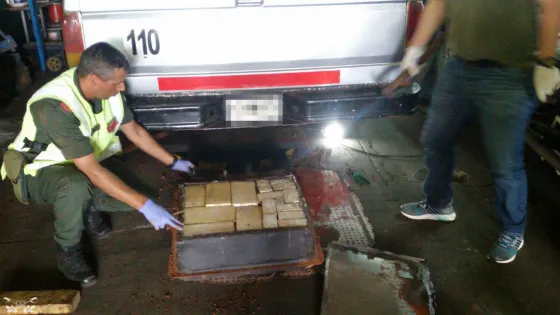 Trasladaba más de 80 kilos de marihuana en el tanque de gasolina