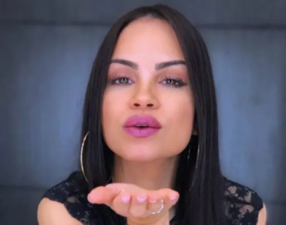 La cantante de "Criminal" la rompe en las redes sociales. FOTOS