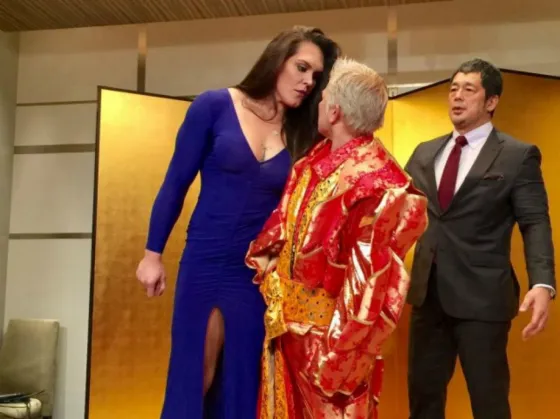 Se pasó de límite en plena lucha y su rival se calentó. VIDEO