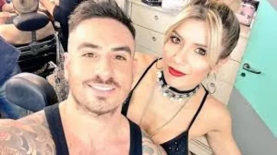 Fede Bal y Laurita Fernández,  muy enamorados en la playa