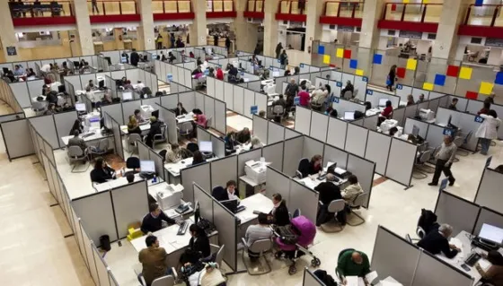 El gobierno nacional despidió a 1.200 empleados en un mes