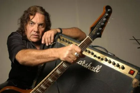 Salchi de Perro Ciego homenajea a Pappo