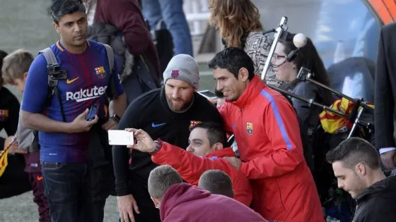 Hinchas le ruegan a Lionel Messi que no se vaya del Barcelona