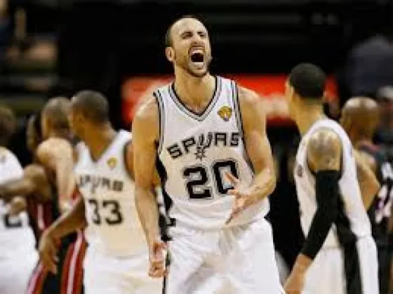 Un genio: Manu Ginóbili igualó un récord de Michael Jordan. Video