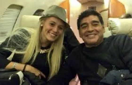 Muy romántico: Maradona celebró los 5 años de noviazgo con Rocío Oliva