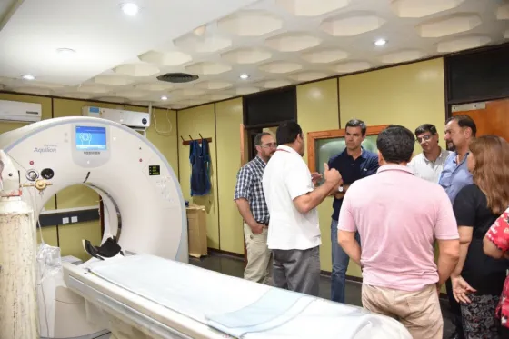 Tras conocerse el mal estado del hospital de Orán, Urtubey recorrió el lugar