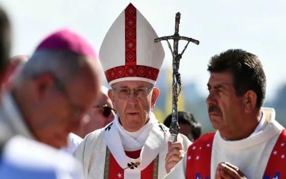 Francisco termina su visita por Chile y se dirigirá a Perú