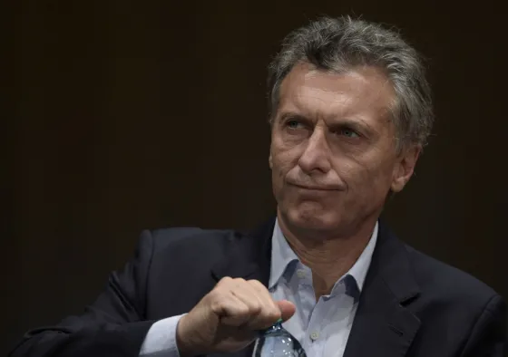 Denunciaron a Macri y a sus ministros por el "mega decreto"