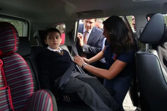 Por decreto, los niños tendrán que viajar con silla de seguridad en el auto hasta los 10 años
