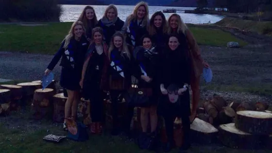 Espeluznante hallazgo en una foto de una despedida de soltera