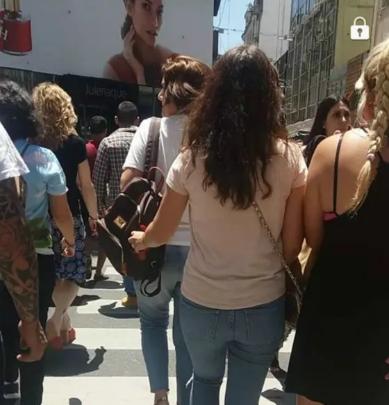 Escrachó a tres ladrones en plena acción. VIDEO