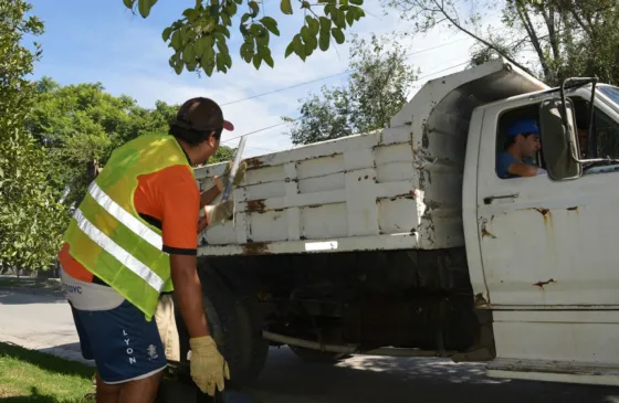 Comenzó un amplio operativo de descacharrado en la zona Oeste baja