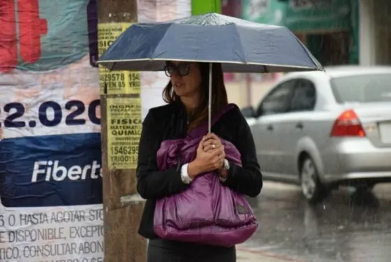 Llueve en la ciudad de Salta
