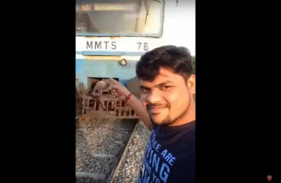 Grabó el momento en el que es atropellado por un tren. VIDEO