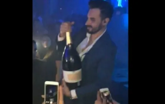 Pagó 35 mil euros por una botella de champagne que se le resbaló de las manos. VIDEO
