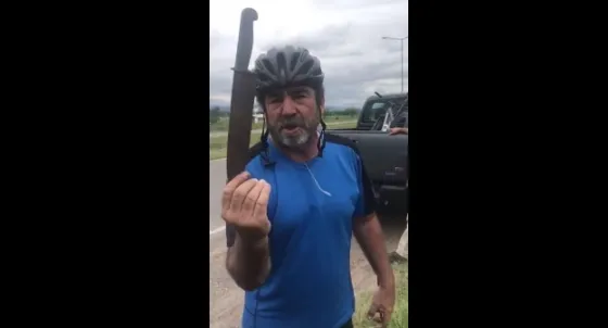 Ciclistas fueron amenazados con un cuchillo para que entregaran sus bicicletas. Video