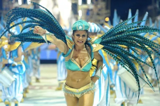 Separaron a  una bailarina del Carnaval de Gualeguaychù por un "extraño" baile