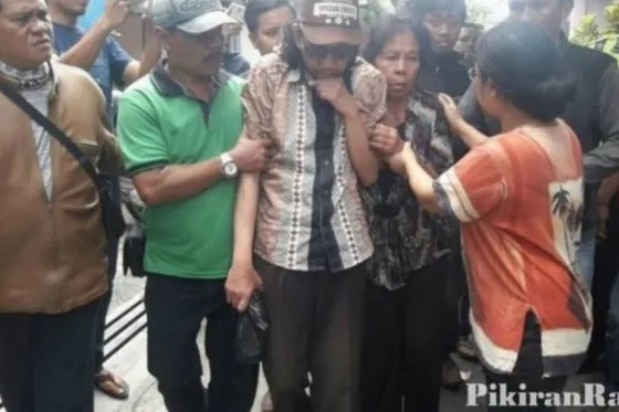 Olor nauseabundo desenmascaró la realidad más macabra en un hogar de Indonesia