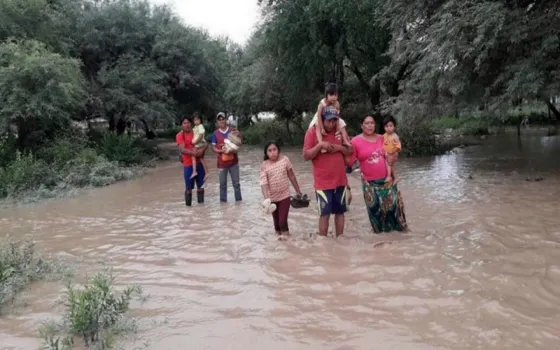 Denuncian la falta de asistencia a damnificados por las inundaciones
