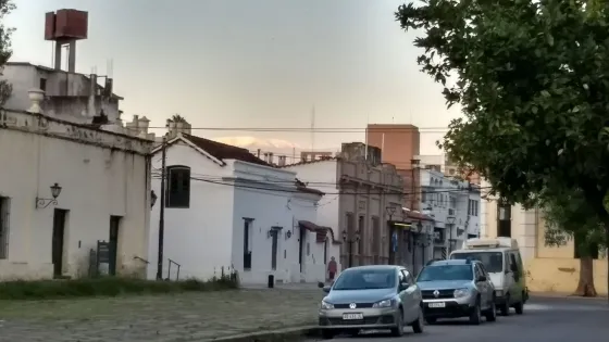 Con los cerros granizados se espera una jornada de mucho calor