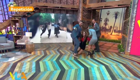 TREMENDO: Famosa conductora sufrió una terrible caída en vivo