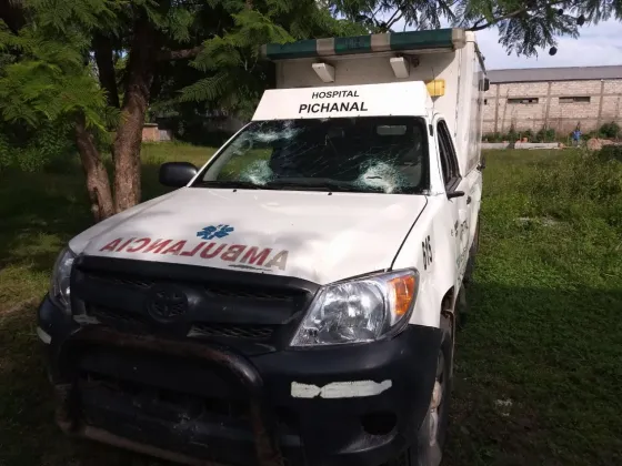 Preocupa la situación en Hipólito Yrigoyen: Hay personas heridas y una ambulancia destruida