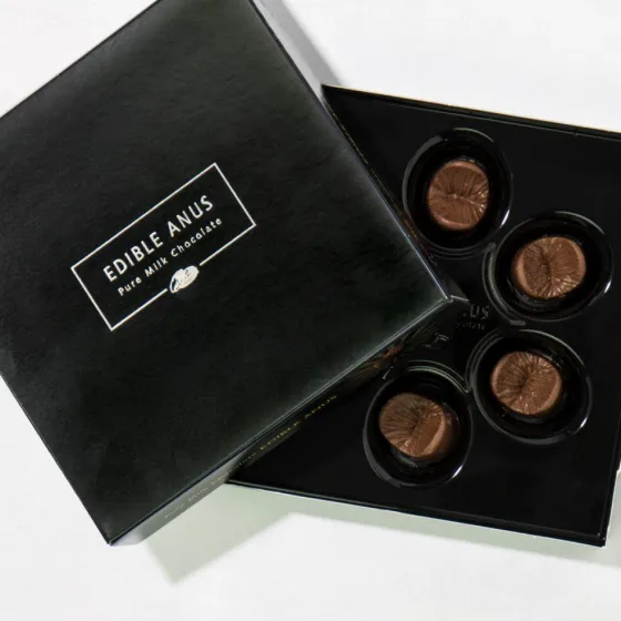 Una empresa elabora bombones con el molde del ano del cliente (VIDEO)