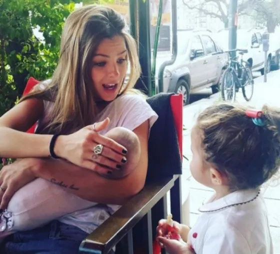 Picante: Así respondió la China Suarez a las críticas por una foto de sus hijas