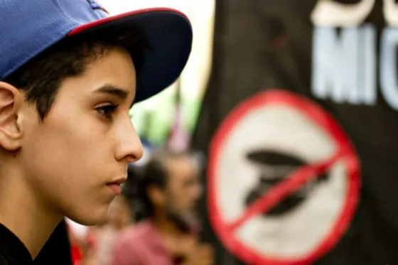 Prohibir el uso de gorras y capuchas ¿disminuye la inseguridad?