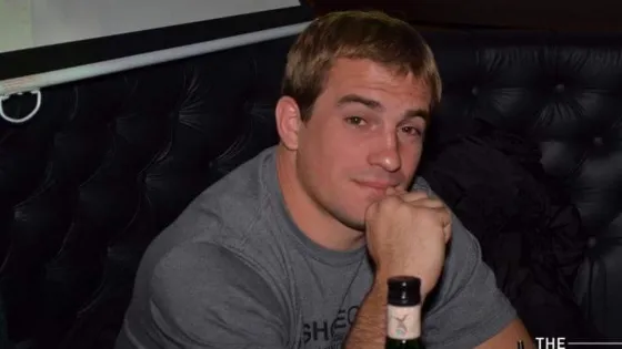 Desgarrador: Difunden video de un jugador de rugby golpeando a su novia