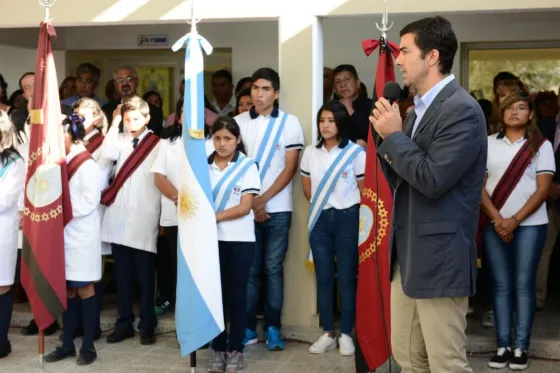 Urtubey inauguró el periodo lectivo en la Escuela "Submarino A.R.A. Salta"