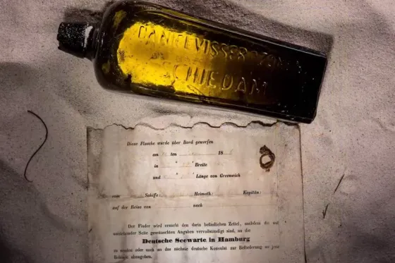 Hallan el mensaje dentro de una botella más antiguo del mundo ¿Qué dice?