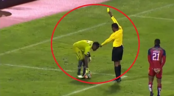 Fingió ser agredido por el árbitro y se hizo viral en las redes. VIDEO