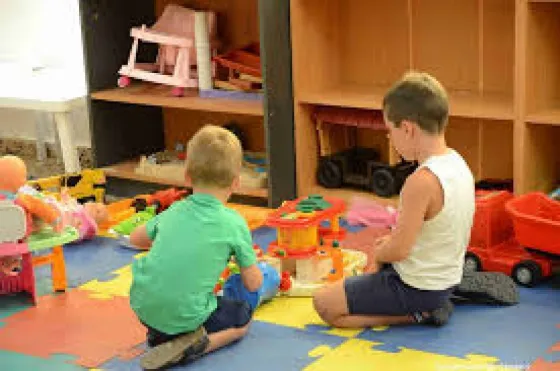 ¡Insólito!  Deberán pagar 112.000 euros por molestar a su vecina con los ruidos de sus hijos