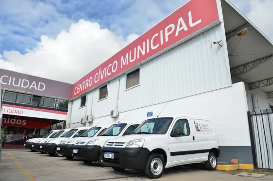 Sáenz entregará camionetas