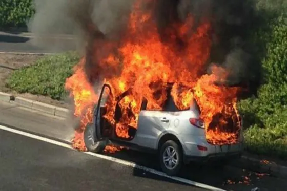 Hallaron a dos hombres carbonizados dentro de un auto