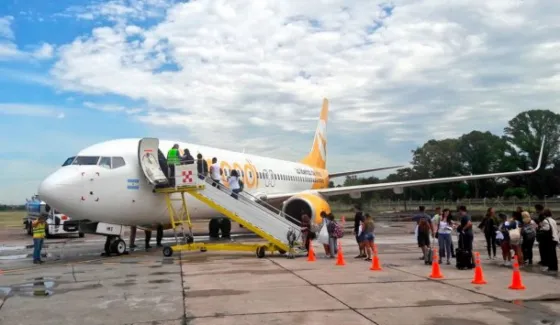 Flybondi suma problemas: cancelaron dos rutas y deberán reprogramar vuelos