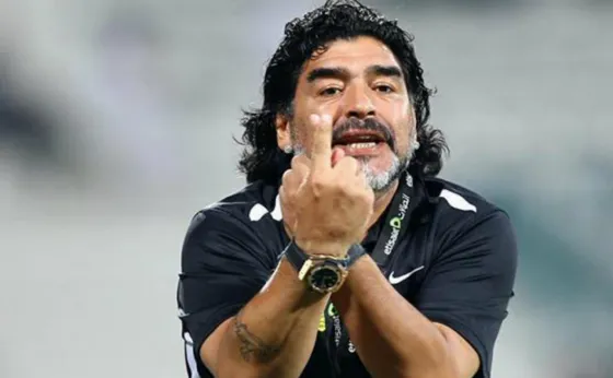 Maradona encaró a la hinchada en pleno partido (VIDEO)