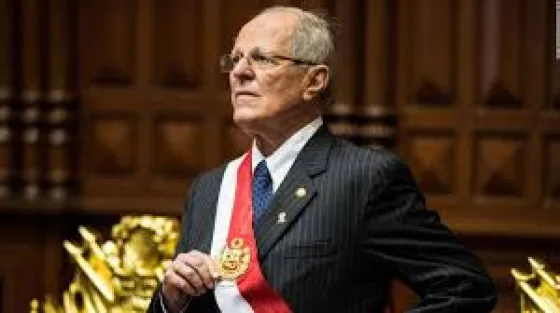 Kuczynski renunció a la presidencia de Perú