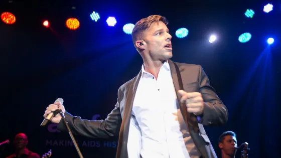 Ricky Martin se accidentó mientras hacia una coreografía sexy