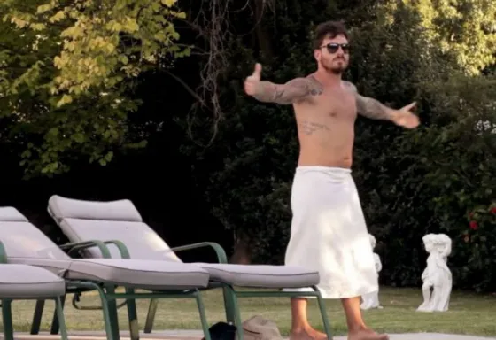 El gracioso desnudo de Fede Bal