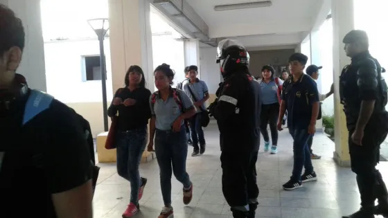 Evacuaron la escuela Padilla por amenaza de bomba
