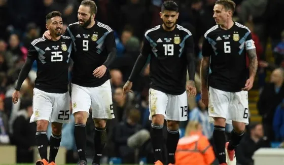 Con dos golazos, Argentina triunfó ante Italia