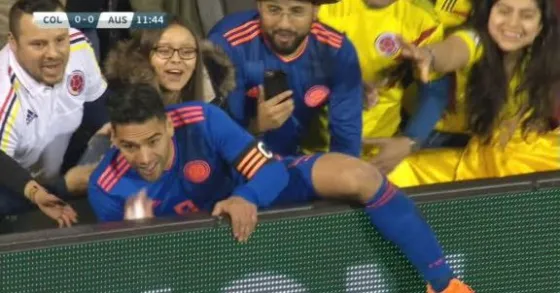Muy gracioso: Tigre Falcao se quedó sin cancha (VIDEO)
