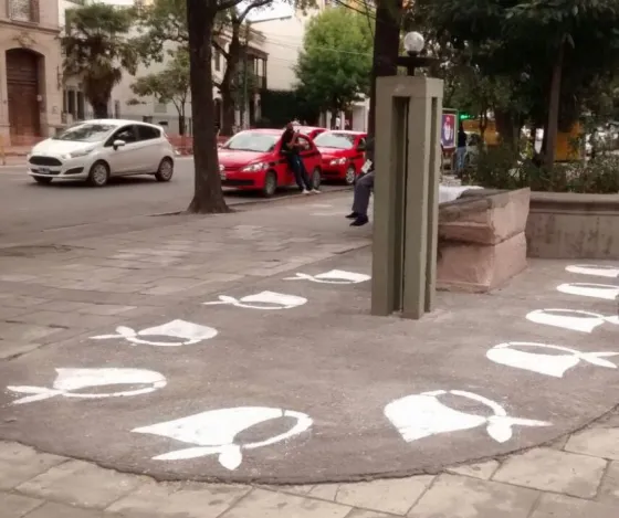 Pintaron de nuevo los pañuelos en Plaza Belgrano